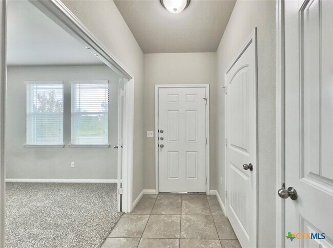 Building Photo - 308 Craters of the Moon Blvd