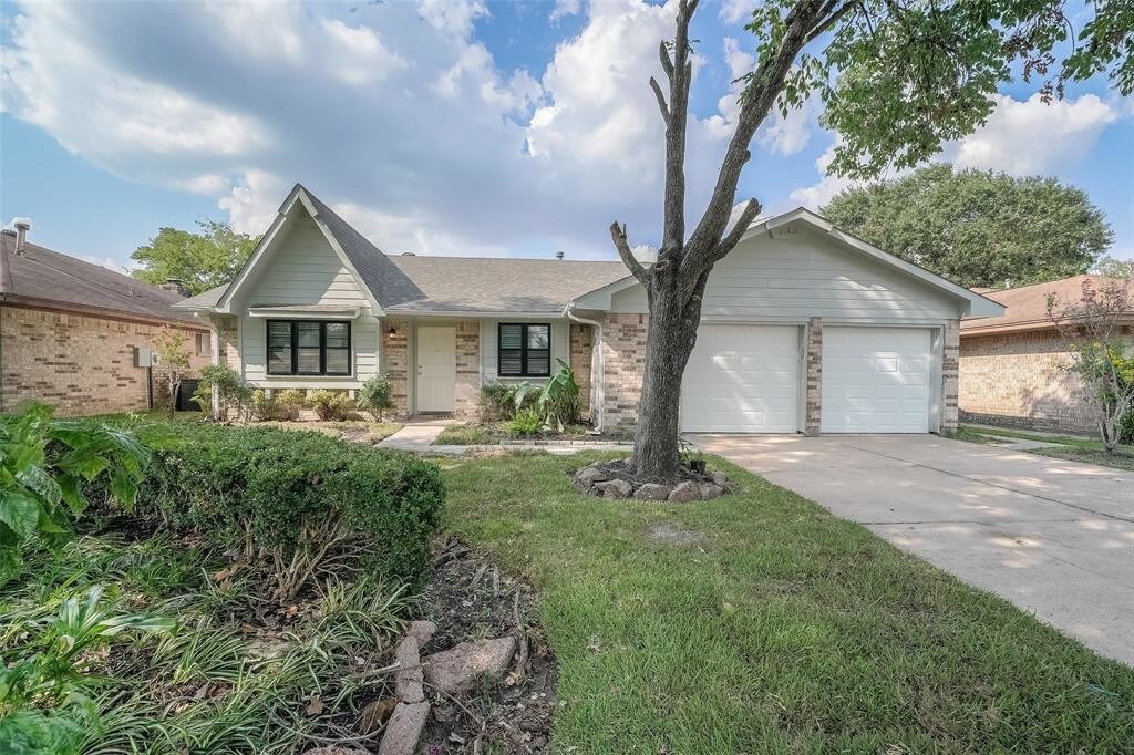 Primary Photo - 7234 Brook Stone Dr