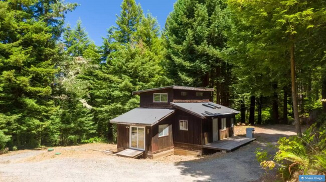 Foto del edificio - Gated, Pet-Friendly Cabin With 1.3 Acres O...