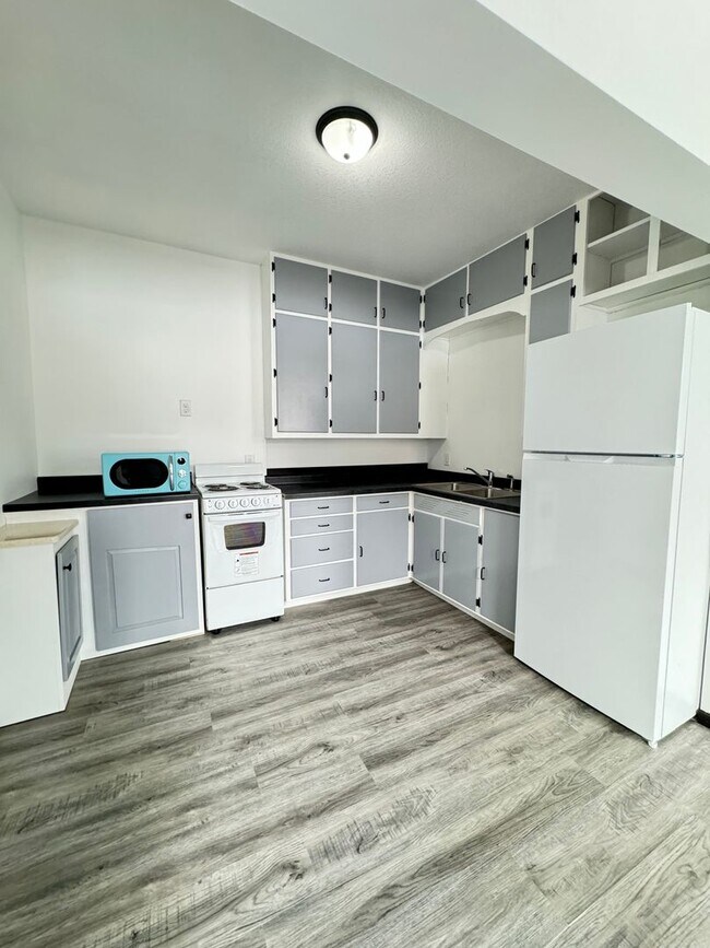 Foto del edificio - 1 Bed, 1 Bath Apartment in Millersburg IN