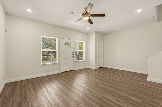 Building Photo - 2218 Bringhurst St