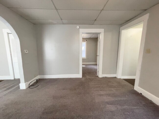 Building Photo - PRELEASING for AUGUST 2024! Wood Flooring