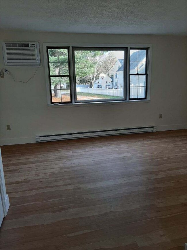 Living room - 100 Omega St