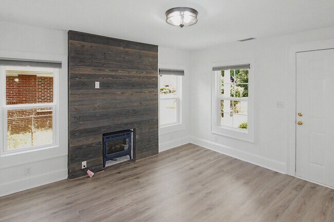Foto del edificio - Fully Remodeled Home in the Heart of Belmont