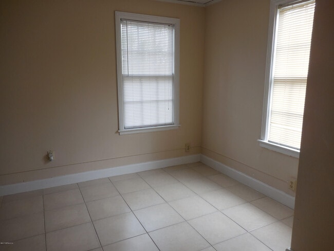 Building Photo - 99 Beach Ave