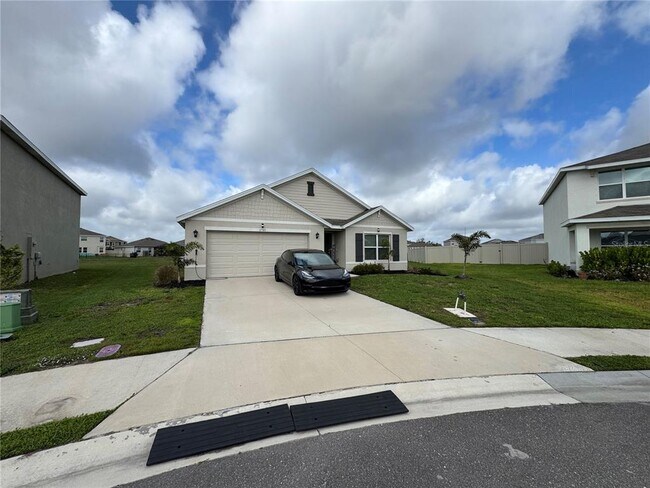 Building Photo - 12505 Cedar Hedge Gln