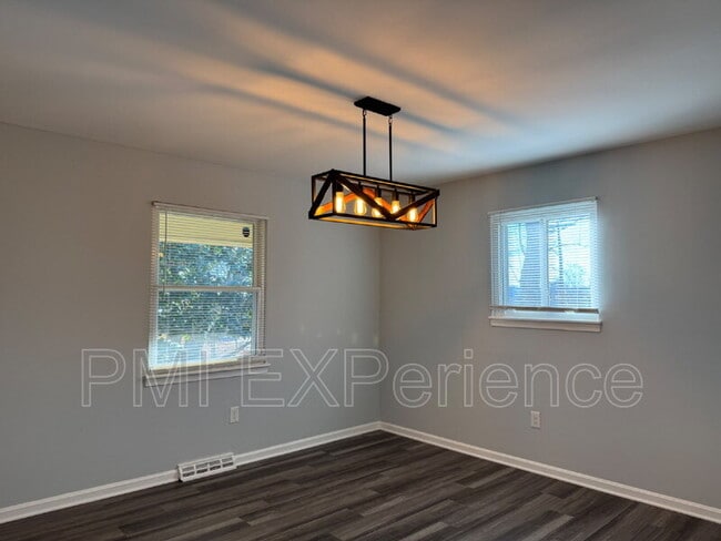 Foto del edificio - 13417 Queens Ln