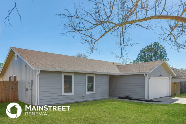 Building Photo - 7773 Pikes Peak Dr