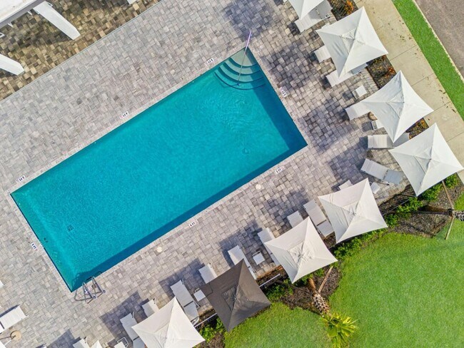 Foto del edificio - 384 Famagusta Dr