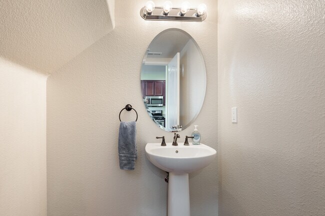 Building Photo - 10124 Star Magnolia Ln