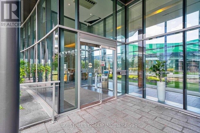 Photo du bâtiment - 115 McMahon Dr