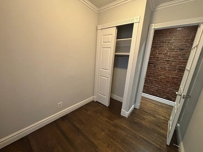 Foto del edificio - 410 E 13th St