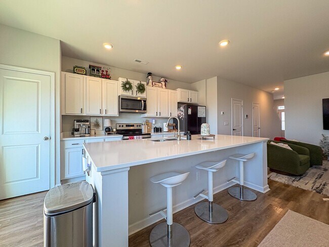 Foto del edificio - Breathtaking Water Views!