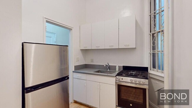 Foto del edificio - 123 E 82nd St