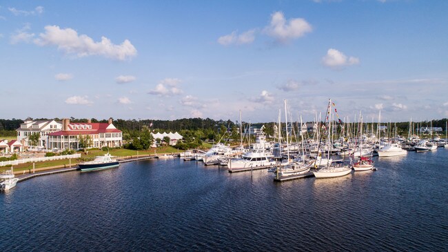 Foto del edificio - 325 Harborside Dr
