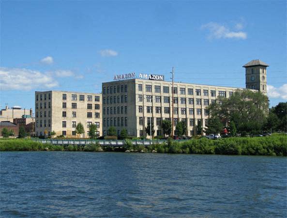 Foto del edificio - Amazon Apartments