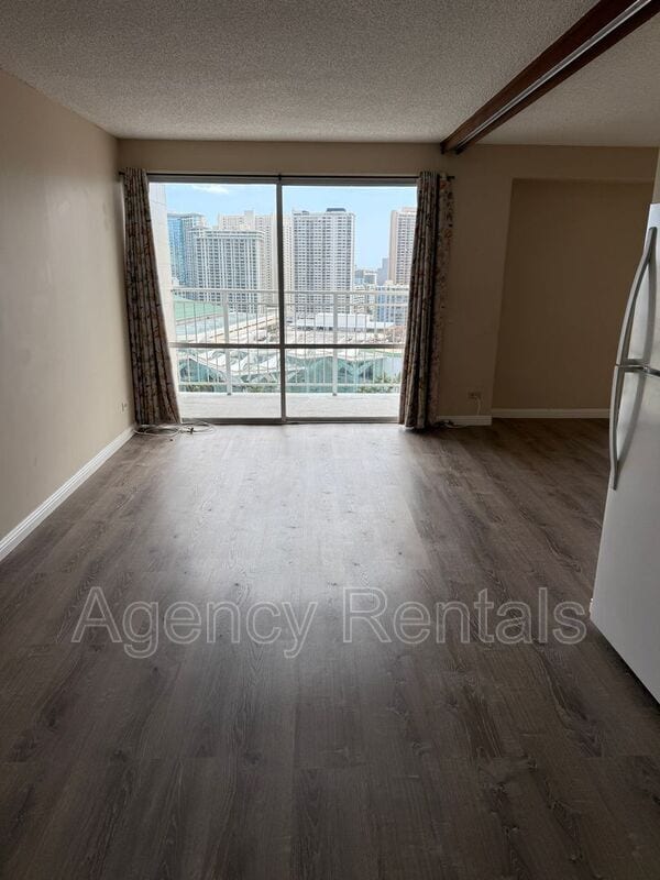 Building Photo - 1655 Makaloa St