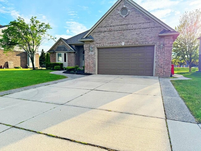 Building Photo - 50247 Cheltenham Dr