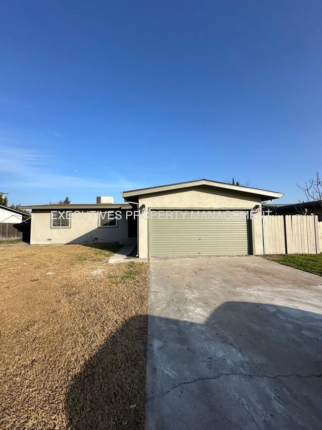 Photo - 3220 Dakota St House