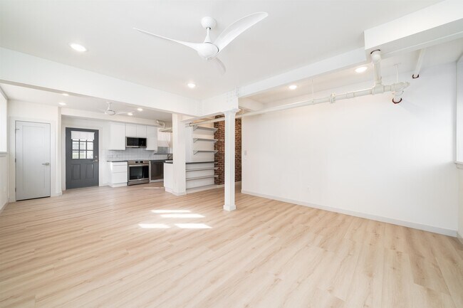 Foto del edificio - 50 Reservoir Ave