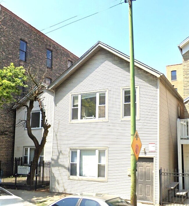 Building Photo - 516 N May St