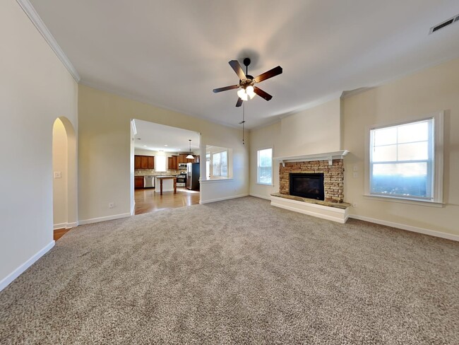 Building Photo - 613 Adams Point Dr