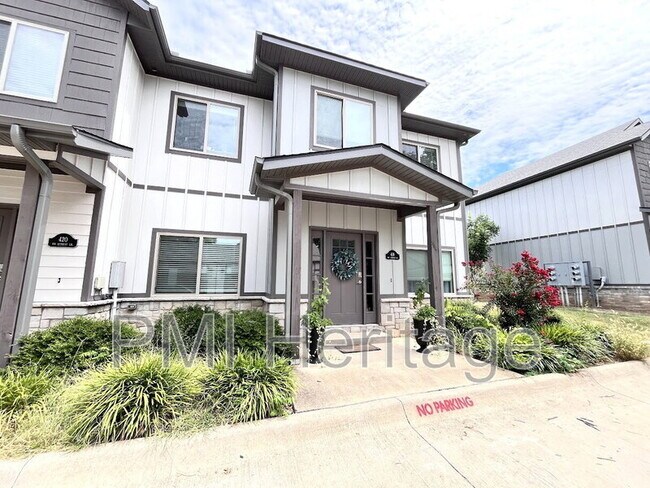 Foto del edificio - 418 NW Retreat Ln