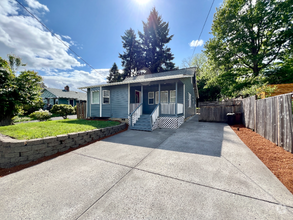 Building Photo - 5008 NE 48th Ave