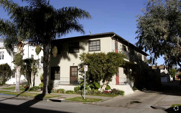 Primary Photo - 220 Grand Ave
