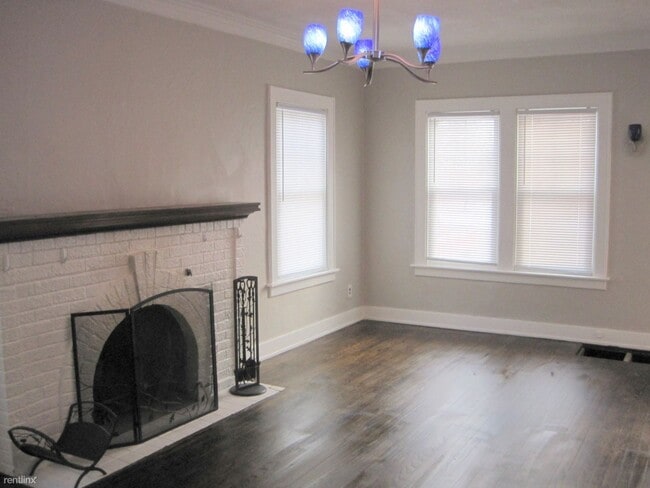 Building Photo - 3 br, 1.5 bath House - 1710 W Saint Joseph St