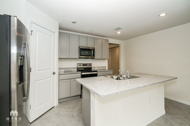 Foto del edificio - 6496 SE 4th Ln