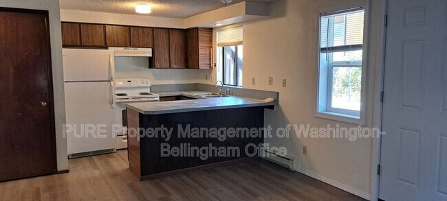 Building Photo - 1215 N 9th St