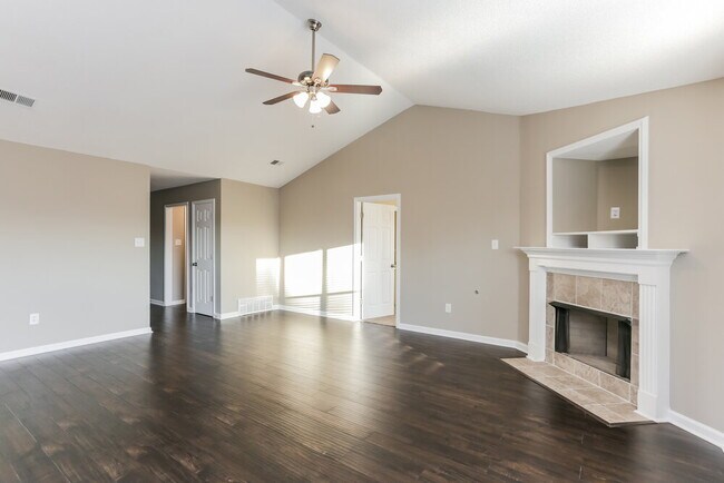 Foto del edificio - 4241 Meadow Creek Dr