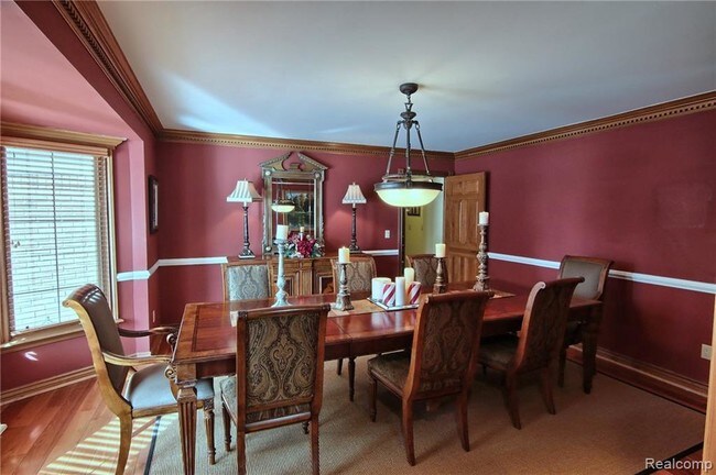 Building Photo - 2845 Meadowood Ln
