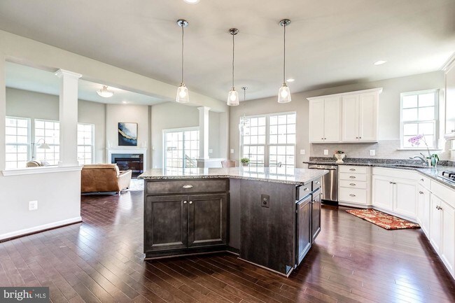 Building Photo - 832 Mildenhall Ct