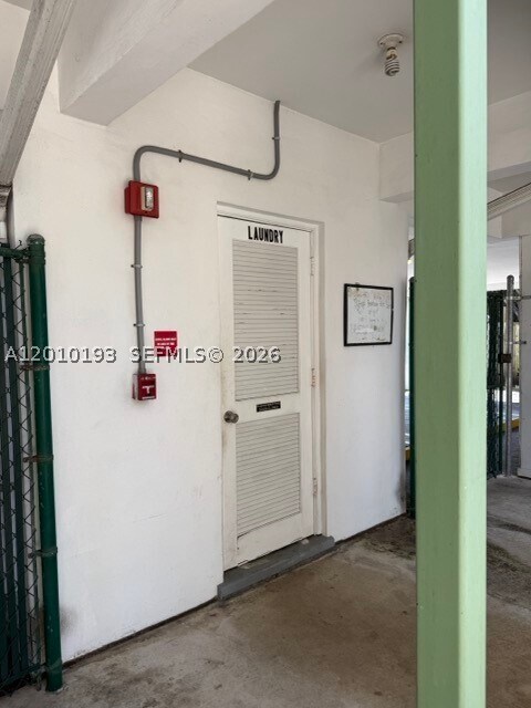 Foto del edificio - 1824 Monroe St