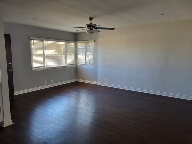 Interior Photo - 3550 Park