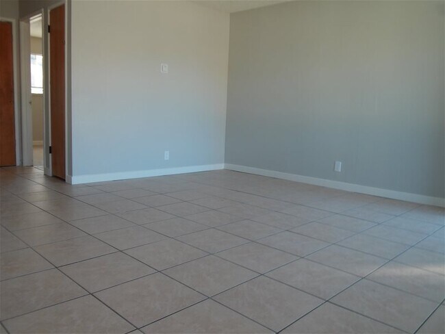 Foto del edificio - 934 S Barrett Rd