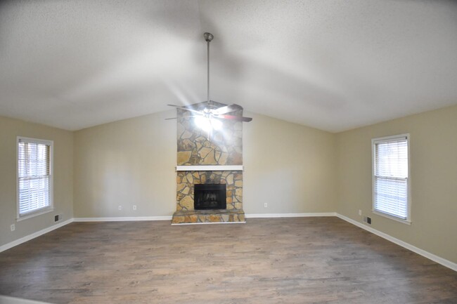 Building Photo - 2065 Uniwattee Trl