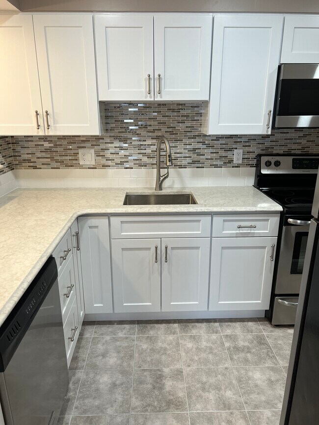 Building Photo - 5700 Chapman Mill Dr