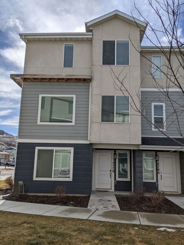 End Unit in Bluffdale - End Unit in Bluffdale