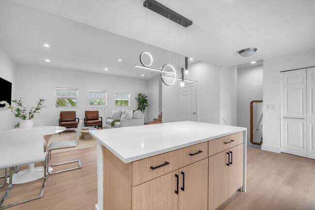 Foto del edificio - 477 NE 1st St