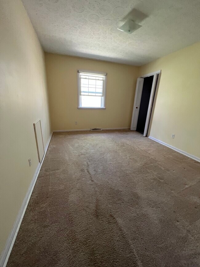 Foto del edificio - 6025 Rhonda Rd