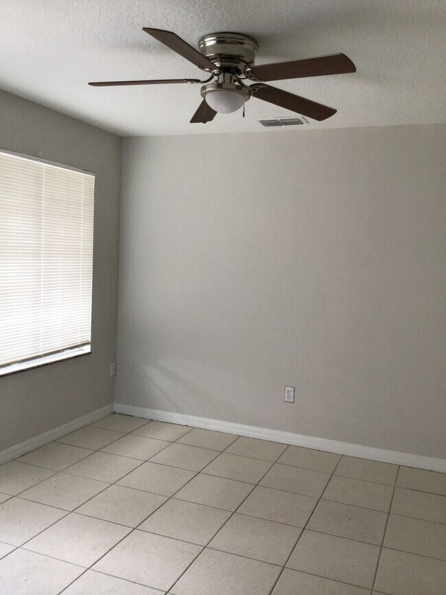 Building Photo - Magnolia Homes Town Home