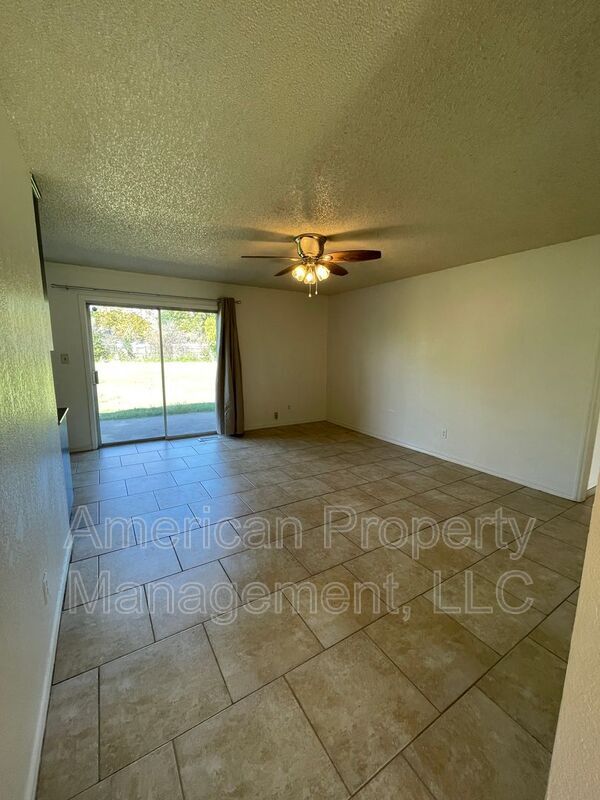 Foto del edificio - 11841 E 36th St