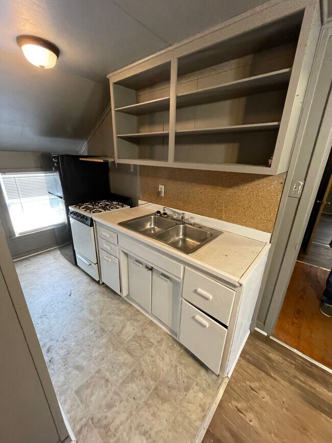 Foto del edificio - 415 W Logan St