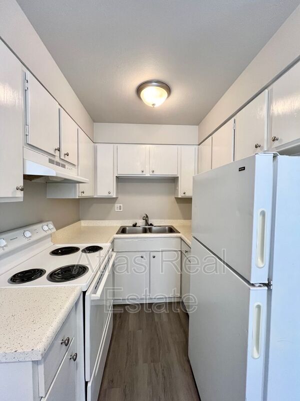 Building Photo - 4414 N Chestnut St