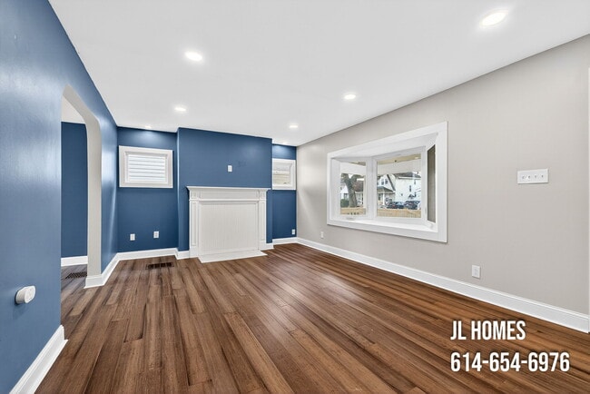 Building Photo - 512 Larcomb Ave