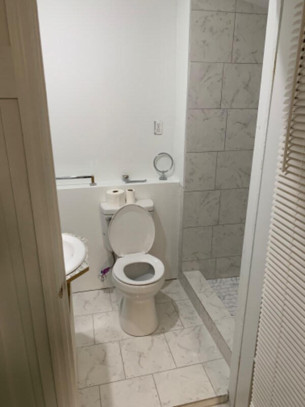 Foto del edificio - 3000 N Oak St