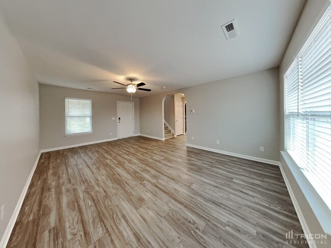 Building Photo - 2901 Quail Oak Dr
